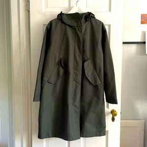 Everlane ReNew water repellent Anorak, Size L, Color: Dark Green.